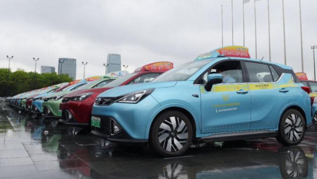 西安、廣州、成都......各地巡游出租車迎來綠色智能新風潮，百姓出行體驗煥然一新